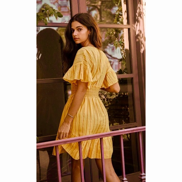 SAYLOR Yellow Metallic Striped Dress Fluttery Smocked Mini Gold Party Medium - Picture 8 of 13